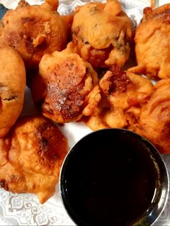 आलू बोंडा (Aloo Bonda recipe in Hindi) रेसिपी मुख्य फोटो