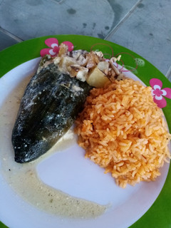 Una foto de Chile poblano relleno de atún a la Yesik