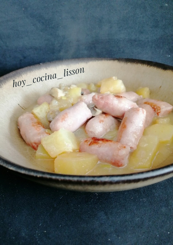 Una foto de Salchichas frescas guisadas