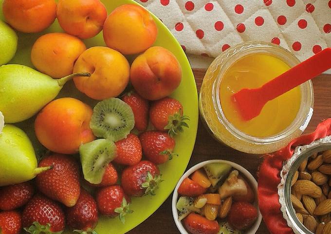 Ricetta Macedonia light di frutta fresca e frutta secca con miele bio di  Alessandra MaisonRomantique - Cookpad