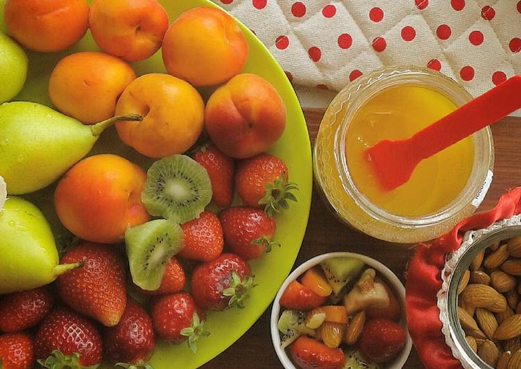 Macedonia light di frutta fresca e frutta secca con miele bio