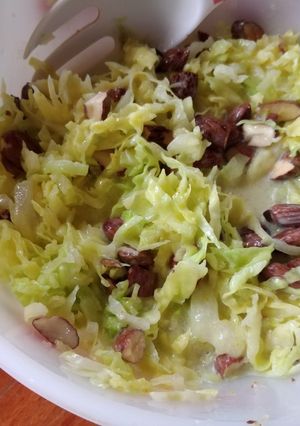 Una foto de Ensalada de repollo con almendras