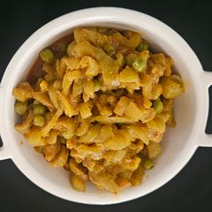 Pointed Gourd and Peas Sabji A picture of Pointed Gourd and Peas Sabji.