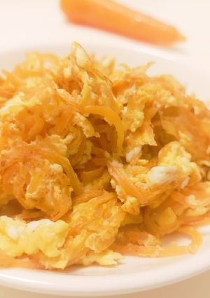 紅蘿蔔絲炒蛋（用來炒飯也很讚） 的食譜成品照片