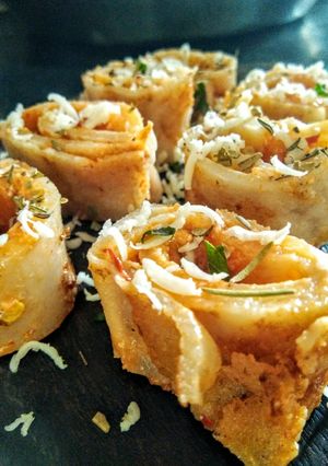 डोसा स्प्रिंग रोल (Dosa spring roll recipe in Hindi) रेसिपी मुख्य फोटो