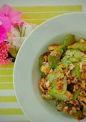 รูปของ "ฟักแม้วผัดไข่" 🥚🍳😋Stir Fired Chayote with Egg