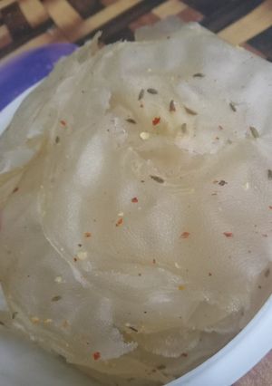 A picture of چاول کے پاپڑ.