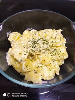 Una foto de Patatas al ajillo