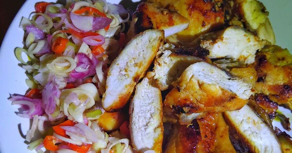 1135. Ayam Goreng Bumbu Lumur Sambel Matah