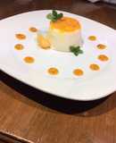 Panacotta de coco con salsa de mandarina y mezcal