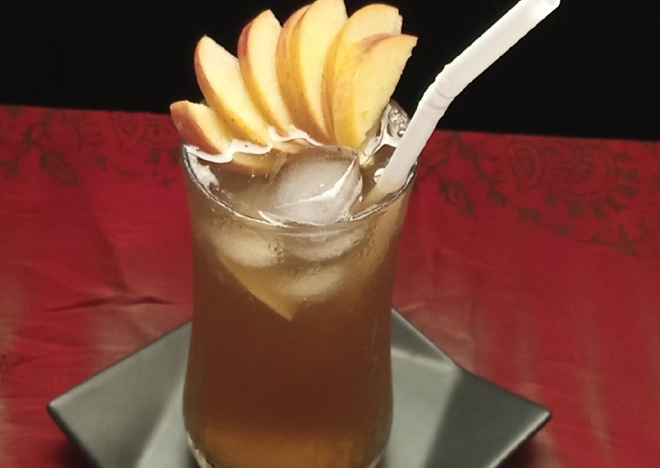 Apple Ginger Iced Tea