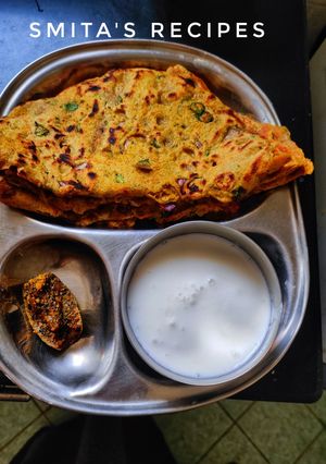 A picture of Thalipeeth.