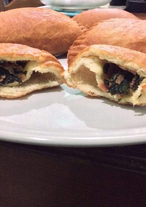 Una foto de Sgonfiotti (Empanadas rellenas de queso y espinacas)