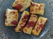Una foto de tapas de masa de hojaldre