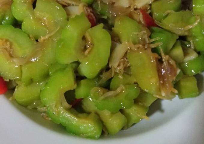 Cara Gampang Membuat Tumis Pare Ikan Teri Anti Gagal