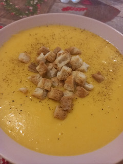 Una foto de Crema de calabaza🎃🥄🍁