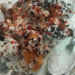 A picture of Dahi vada.