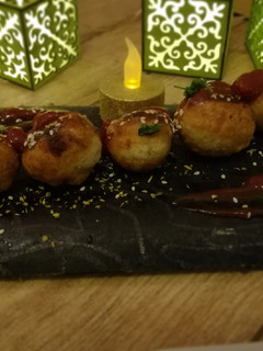 A picture of Potato balls.