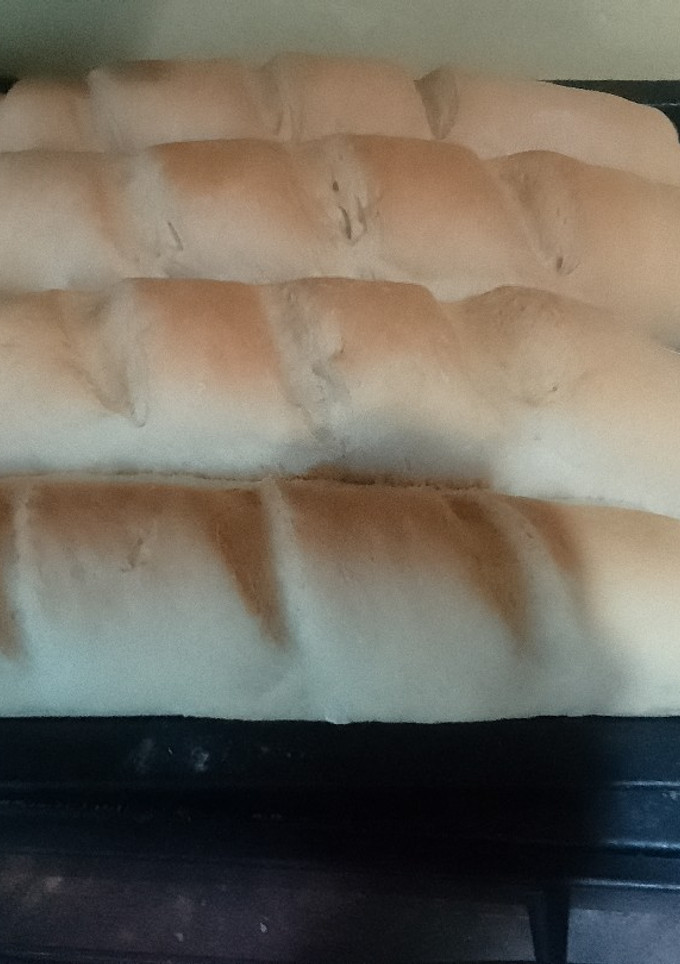 Una foto de Pan casero tipo baguette en horno eléctrico