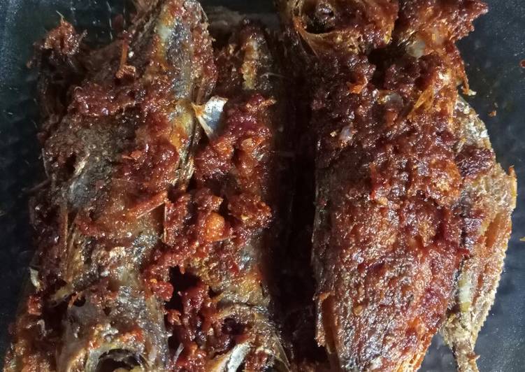 Resep Ikan kembung mini masak merah, Bikin Ngiler