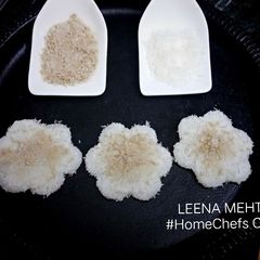 A picture of Palitaw (Filipino Rice cake).