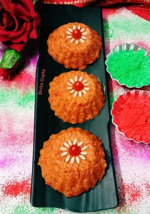 कैरेट सेमोलिना हलवा (carrot semolina halwa recipe in Hindi) रेसिपी मुख्य फोटो