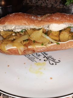 Una foto de Bocadillo de pinchos andaluces