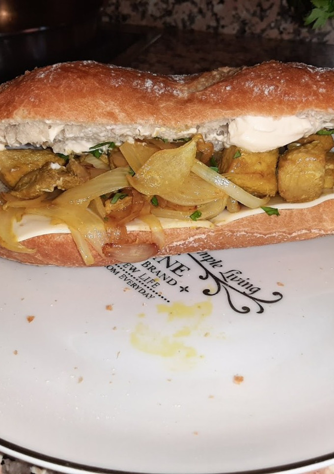 Una foto de Bocadillo de pinchos andaluces