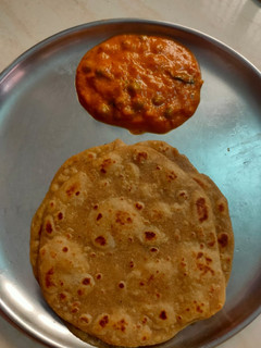 பச்சை பட்டாணி கிரேவி (Pachai pattani gravy recipe in tamil) செய்முறை முக்கிய புகைப்படம்