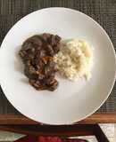 Carne salteada en cubitos
