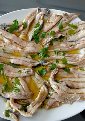 Una foto de 🐟Boquerones en vinagre🍇