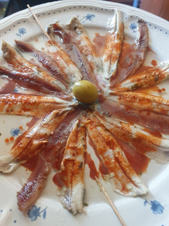 Una foto de Matrimonio de anchoa y boquerón