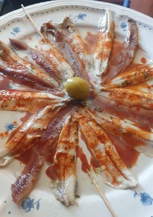 Una foto de Matrimonio de anchoa y boquerón
