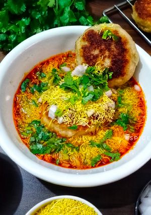 A picture of Ragda Patties.