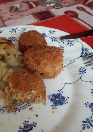 Una foto de Bolitas de atún en panko