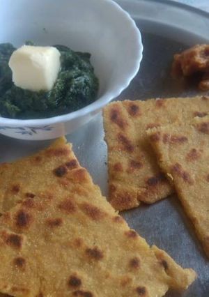 সর্ষে শাক ও ভুট্টা আটার রুটি (sarse shaak are bhuttar attar rooti recipe in Bengali) রেসিপির প্রধান ছবি