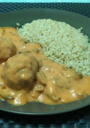 Tejfölös gombás húsgombóc recept fotója