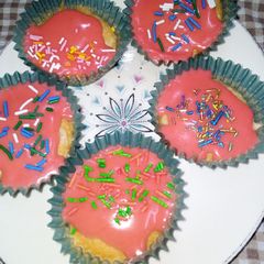 A picture of Iced Cupcakes.