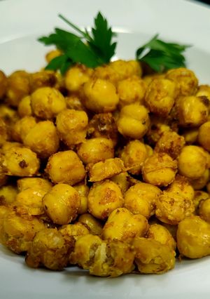 A picture of Crunchy Roasted Parmesan Chick Peas.