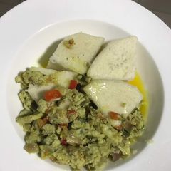 A picture of Boiled Yam and fried egg.