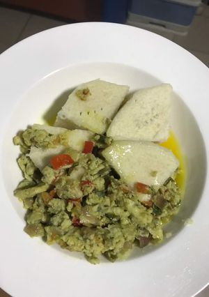A picture of Boiled Yam and fried egg.