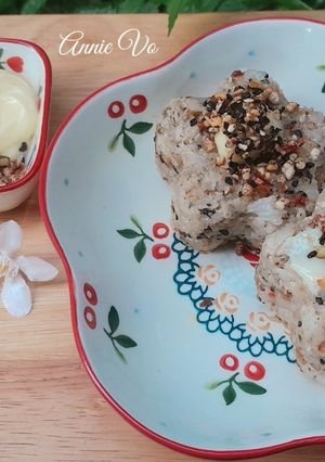 Hình của món Cơm trộn rong biển.