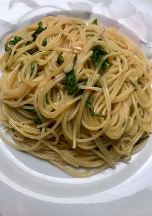 Una foto de Spaghetti aglio e olio