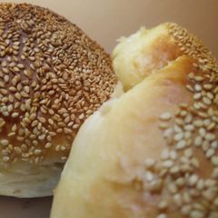 A picture of Soft white bread.