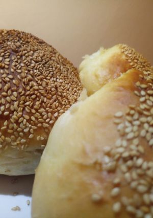 A picture of Soft white bread.