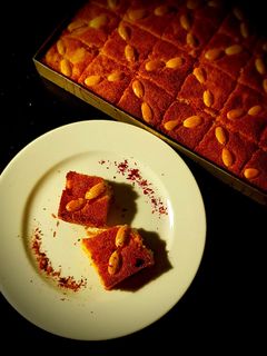 Una foto de Hareeseh/Namoura/Basbousa: Pastelitos árabes de sémola