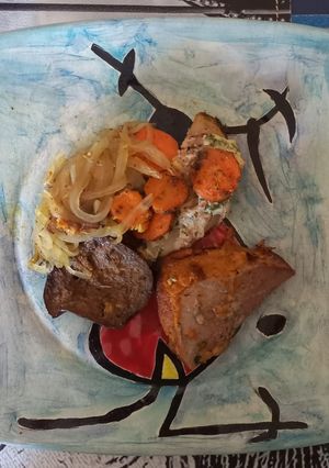 Una foto de Peceto Mechado con Vegetales al Horno