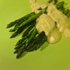 A picture of Grilled asparagus.