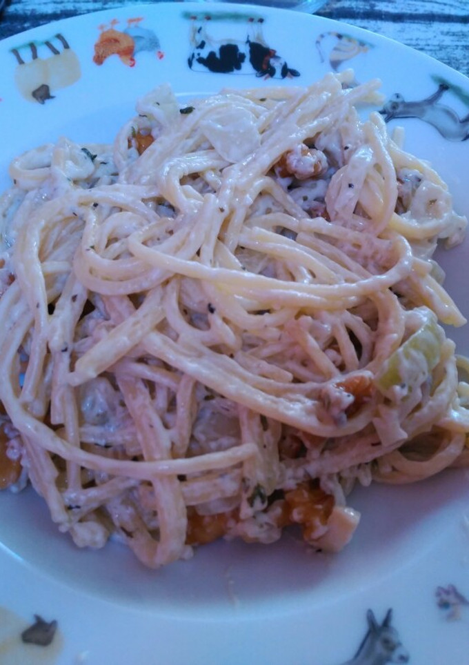 Una foto de Spaguetis con roquefort y nueces