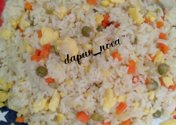 Cara Termudah Menyiapkan Nasi goreng putih sederhana Lezat